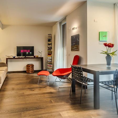 Luxury Apartment - Free Parking - Duomo-Navigli 밀라노 외부 사진