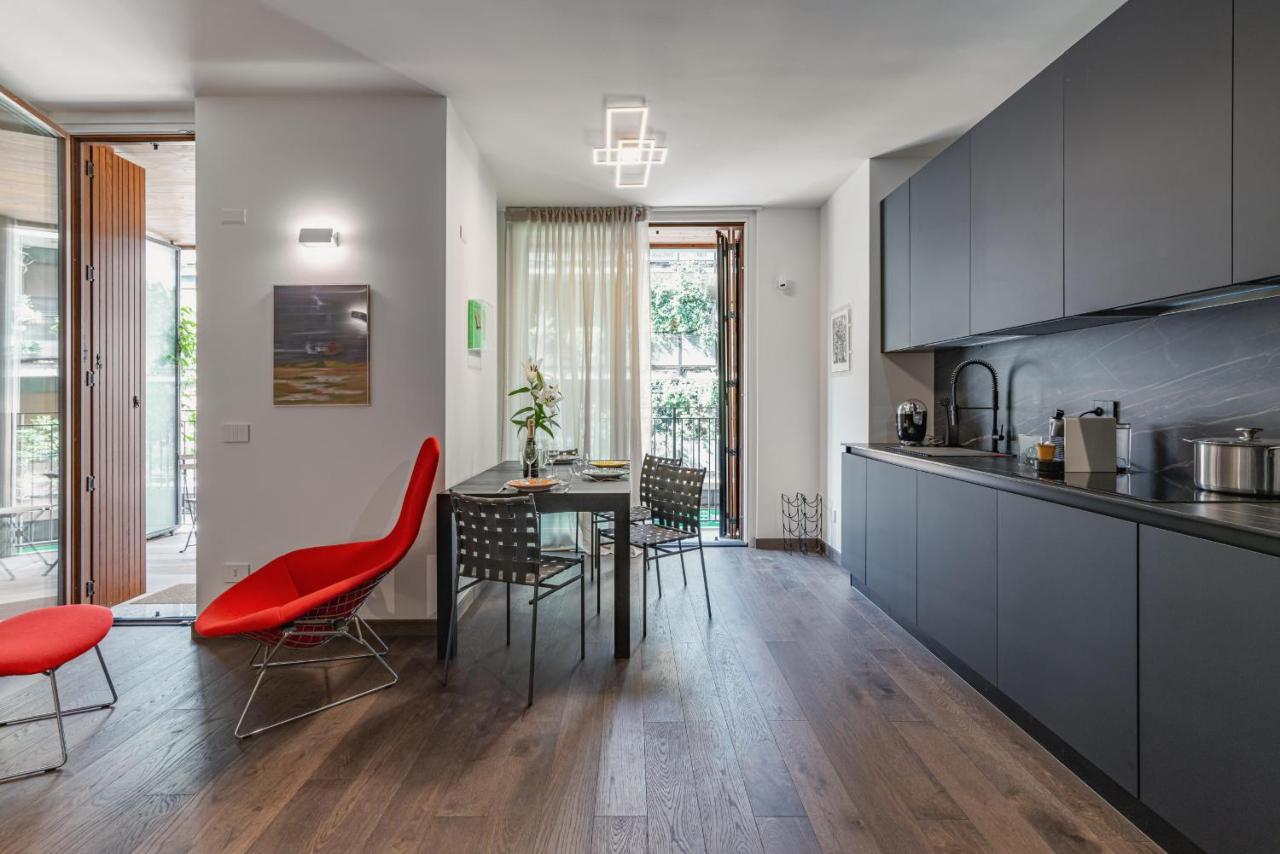 Luxury Apartment - Free Parking - Duomo-Navigli 밀라노 외부 사진