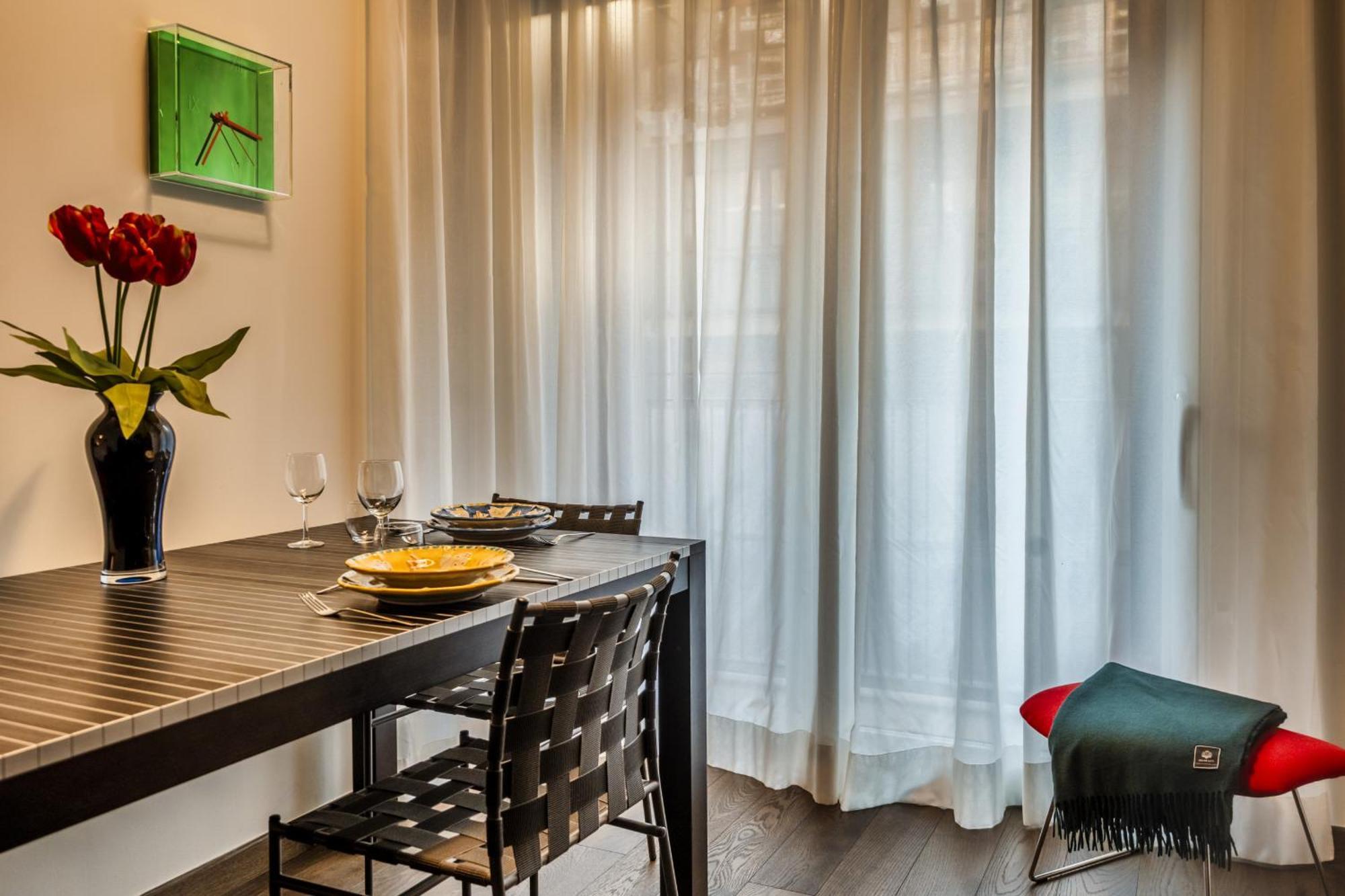 Luxury Apartment - Free Parking - Duomo-Navigli 밀라노 외부 사진